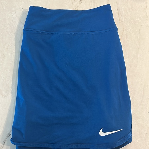Lot of 3 Nike Dri Fit tennis skirts/skorts—size large - Picture 5 of 9